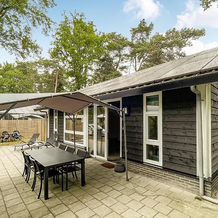 Awesome In With 3 Bedrooms, Sauna&wifi Vakantiehuis *